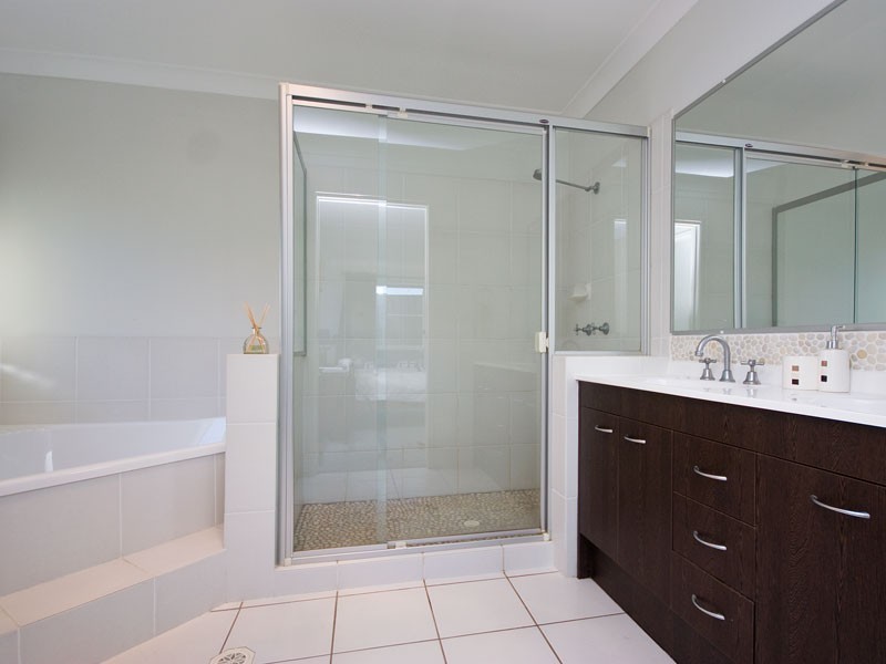 1 Spink Street, Wellington Point QLD 4160