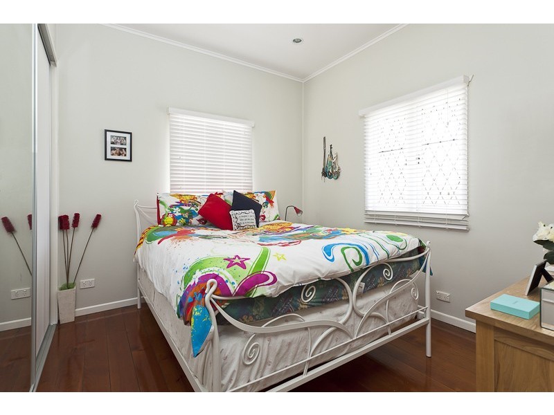 26 Norman Avenue, Norman Park QLD 4170