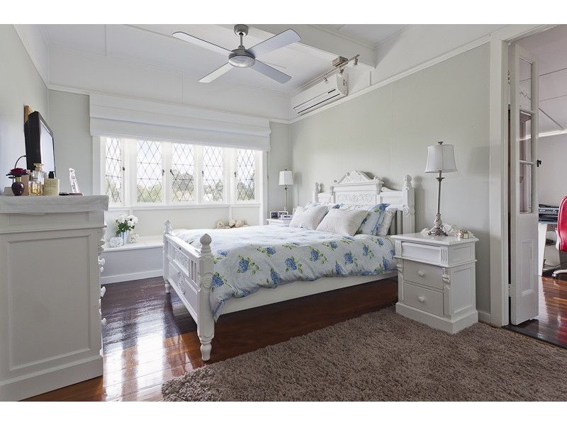 26 Norman Avenue, Norman Park QLD 4170