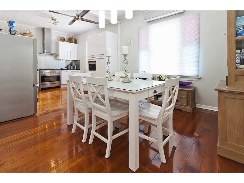 26 Norman Avenue, Norman Park QLD 4170