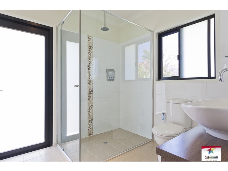 100 Canterbury Street, Mount Gravatt East QLD 4122