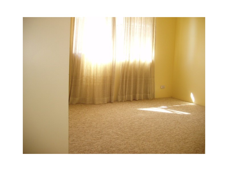 UNIT 3 27 CROWN ST, Holland Park QLD 4121