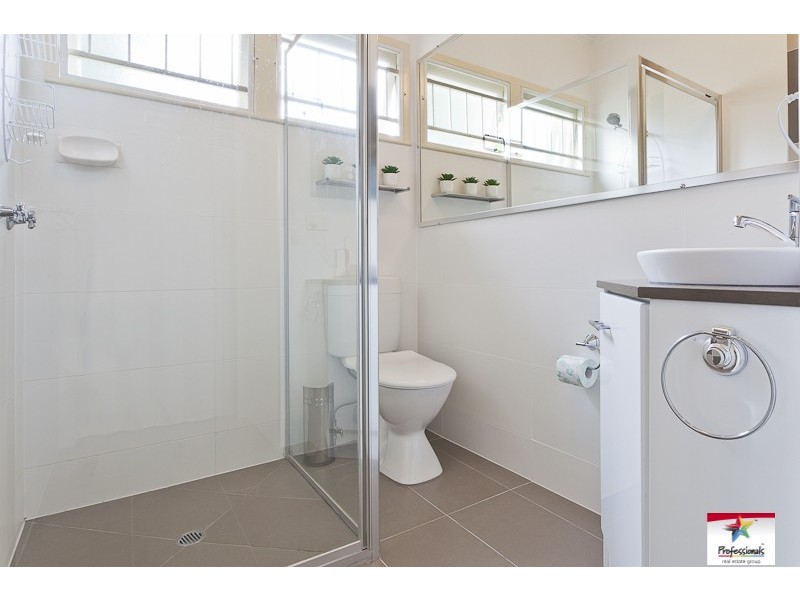 23 SEVILLE ROAD, Holland Park QLD 4121