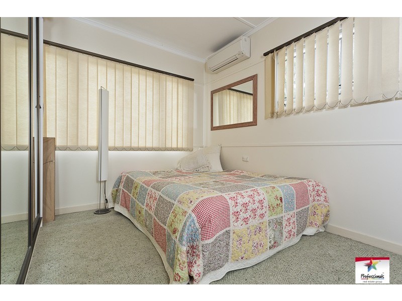 23 SEVILLE ROAD, Holland Park QLD 4121