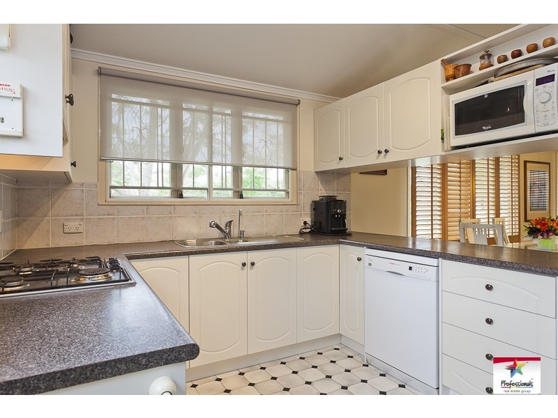 23 SEVILLE ROAD, Holland Park QLD 4121