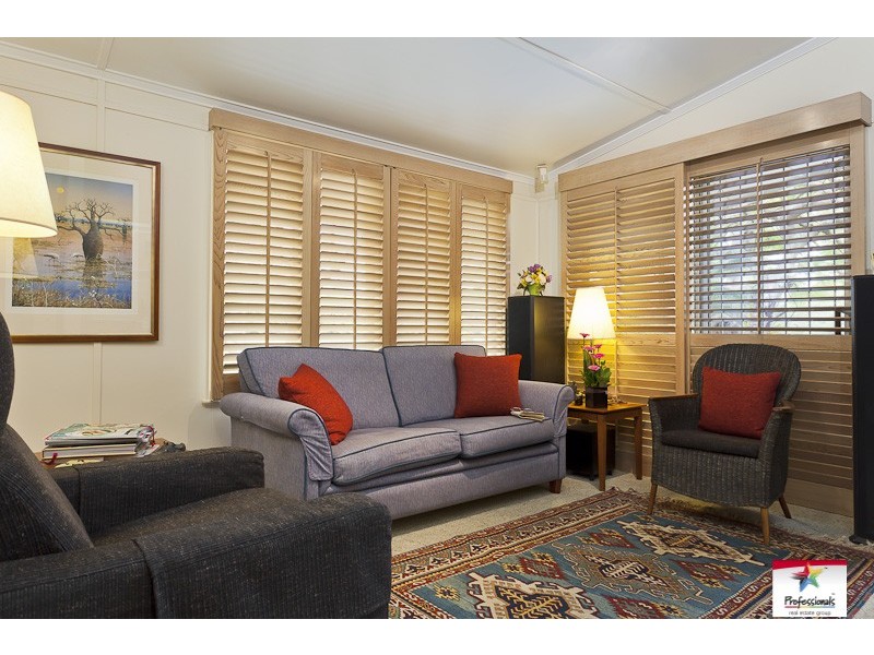 23 SEVILLE ROAD, Holland Park QLD 4121