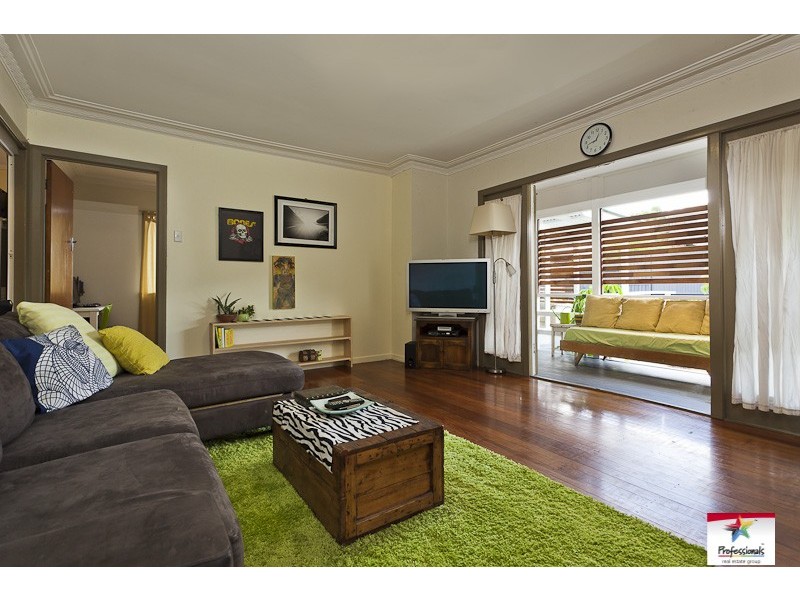 83 Holland Road, Holland Park QLD 4121