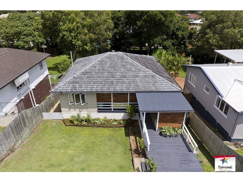 83 Holland Road, Holland Park QLD 4121