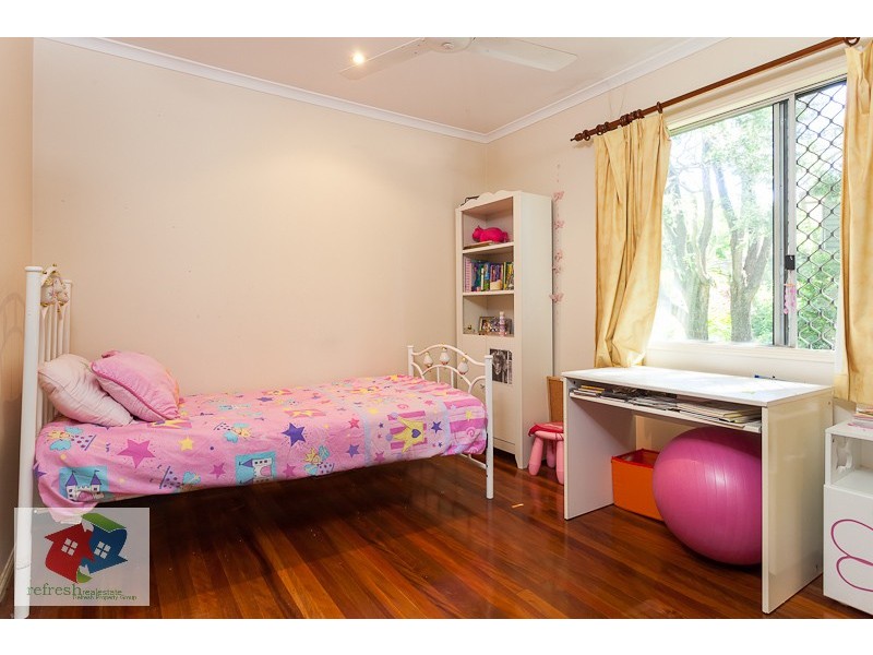 158 MESSINES RIDGE RD, Holland Park West QLD 4121