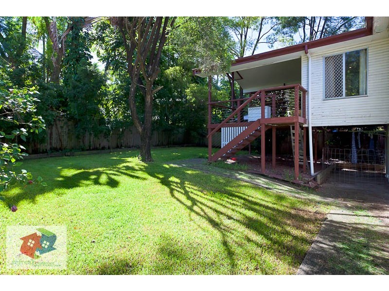 158 MESSINES RIDGE RD, Holland Park West QLD 4121