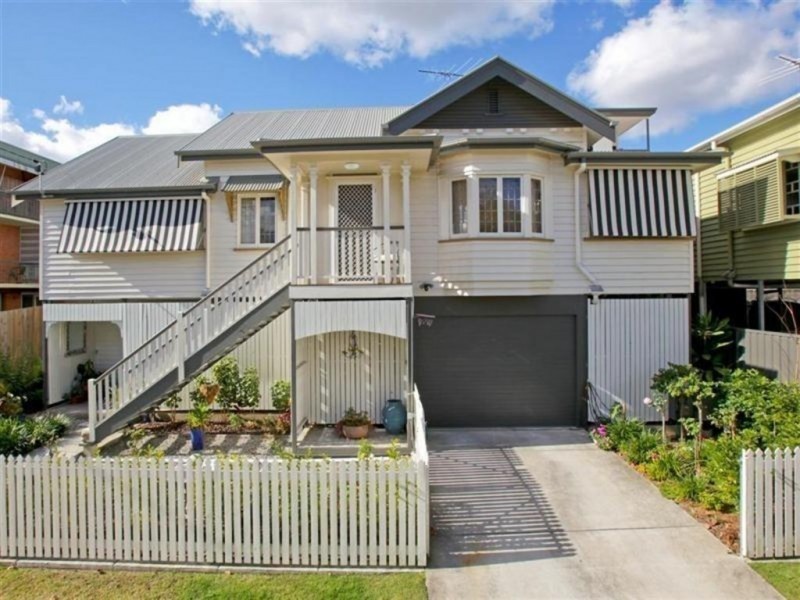 8 WALTER, Holland Park West QLD 4121