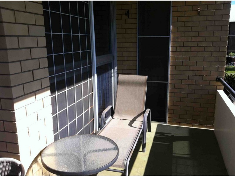 UNIT 2, 19 CROWN ST, Holland Park West QLD 4121