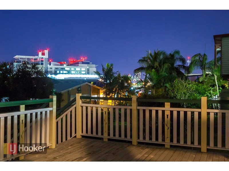 33 EMPEROR ST, Annerley QLD 4103