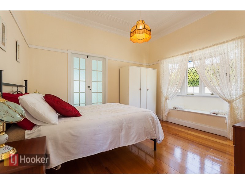 33 EMPEROR ST, Annerley QLD 4103