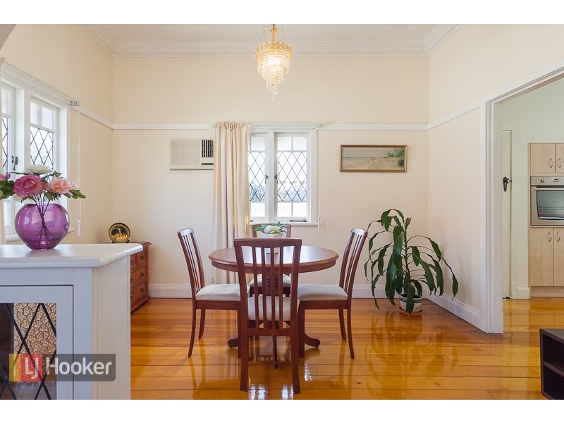 33 EMPEROR ST, Annerley QLD 4103