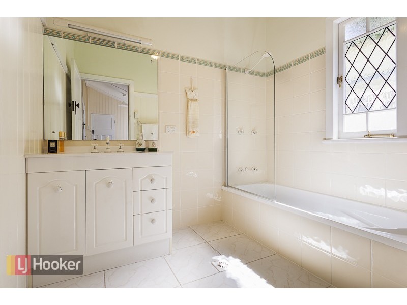 33 EMPEROR ST, Annerley QLD 4103