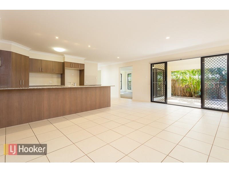 18 RAGAMUFFIN DRIVE WEST, Coomera Waters QLD 4209