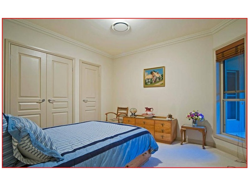 24 RAGAMUFFIN DRIVE WEST, Coomera Waters QLD 4209