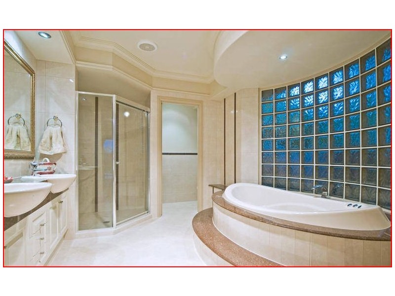 24 RAGAMUFFIN DRIVE WEST, Coomera Waters QLD 4209