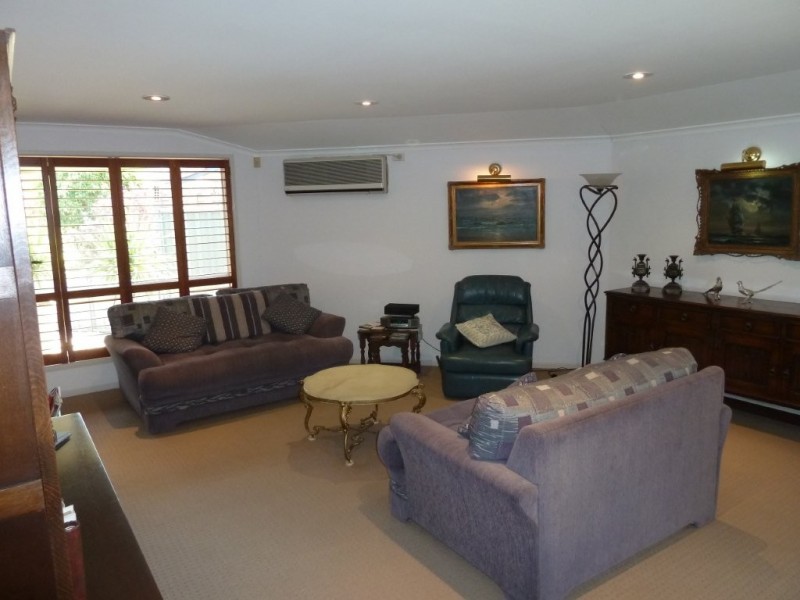 27 PINEWOOD COURT, Algester QLD 4115