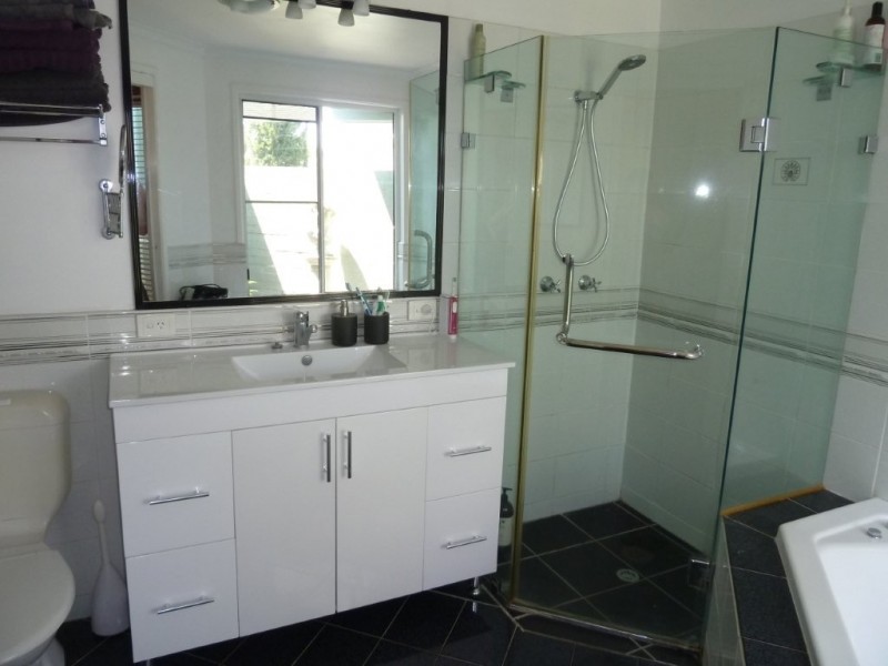 27 PINEWOOD COURT, Algester QLD 4115