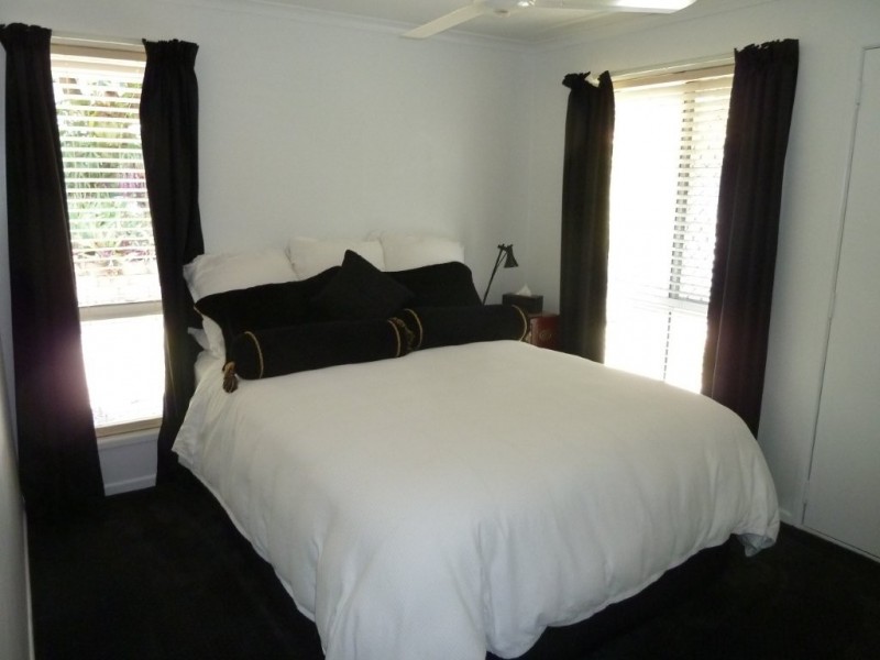 27 PINEWOOD COURT, Algester QLD 4115