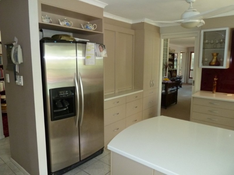 27 PINEWOOD COURT, Algester QLD 4115