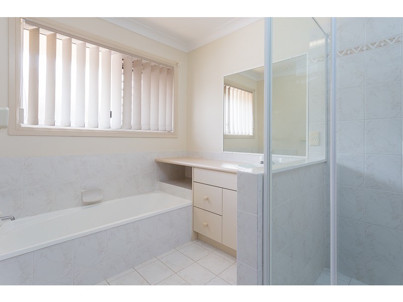 2, 11 CUPANIA PLACE, Elanora QLD 4221