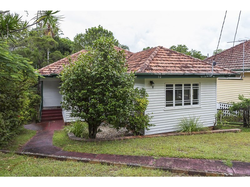 52 Oxley Dr, Holland Park QLD 4121