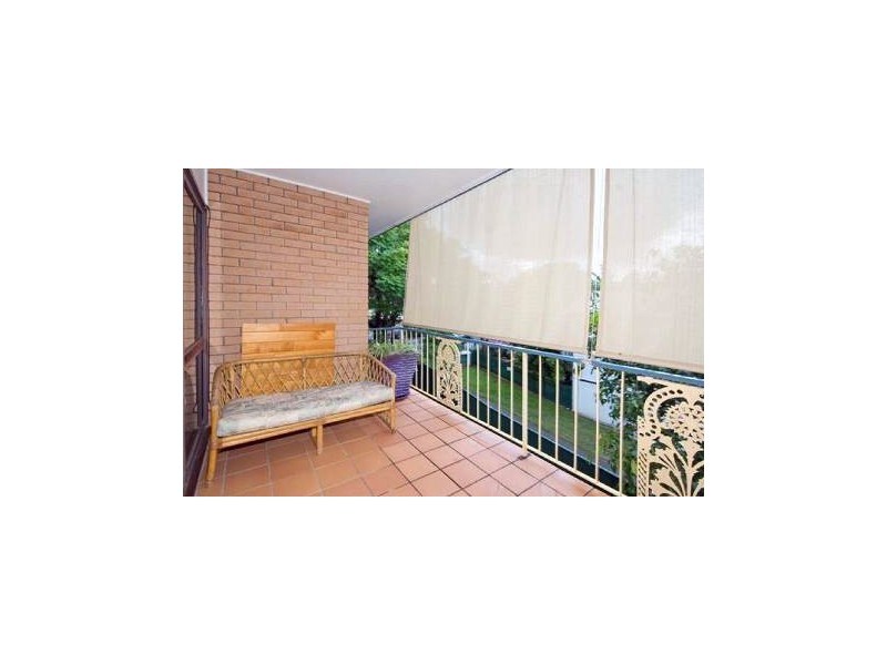 361 Cornwall St, Greenslopes QLD 4120