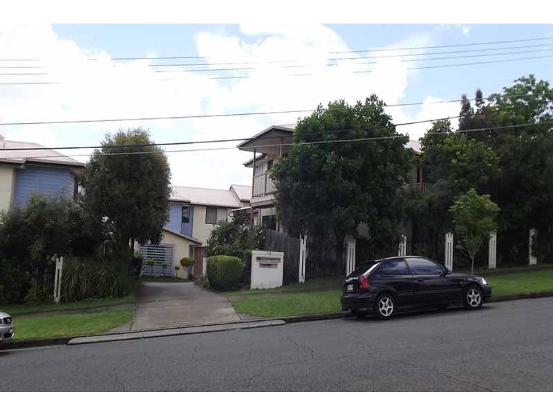 UNIT 4 / 10 Rolle Street, Holland Park West QLD 4121