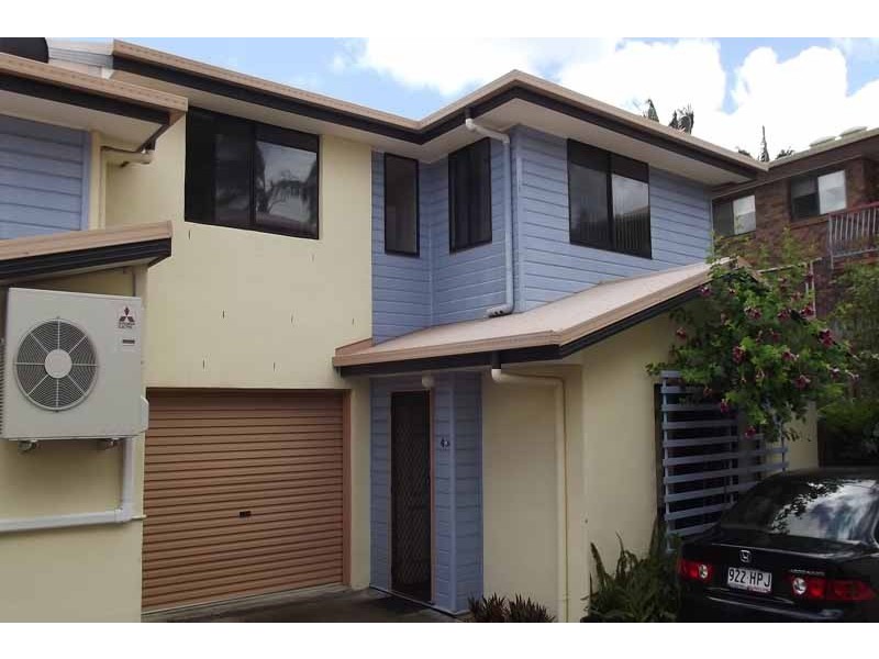 UNIT 4 / 10 Rolle Street, Holland Park West QLD 4121