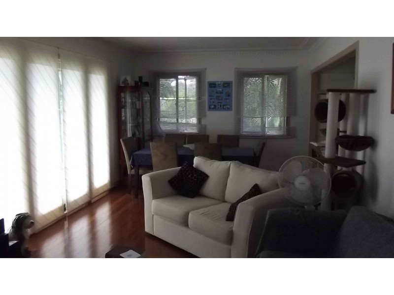 106 Marshall Road, Holland Park West QLD 4121