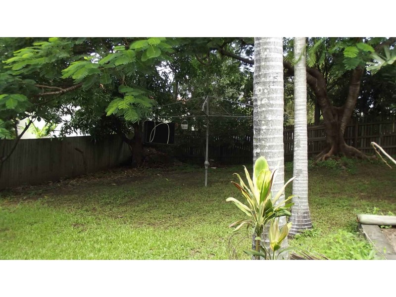 106 Marshall Road, Holland Park West QLD 4121