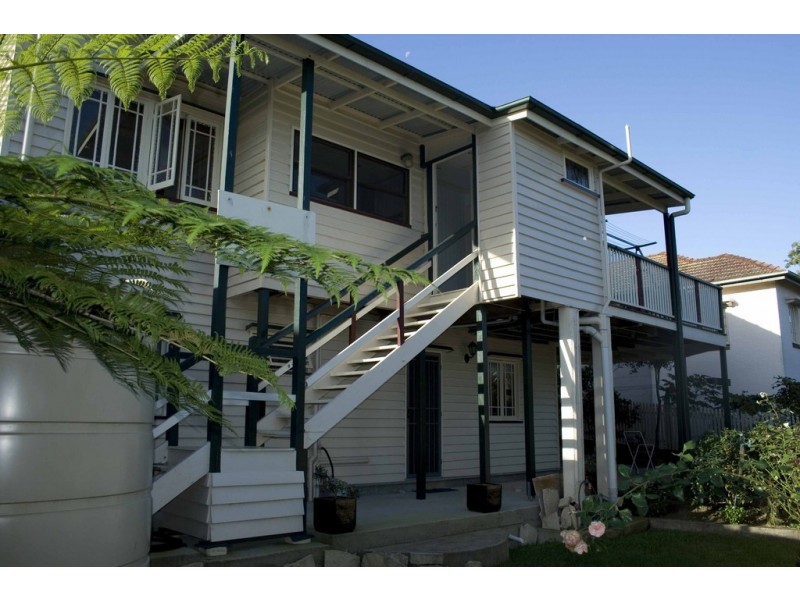 35 Percival Terrace, Holland Park QLD 4121