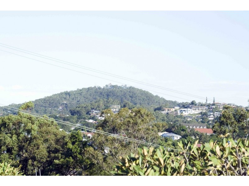 35 Percival Terrace, Holland Park QLD 4121