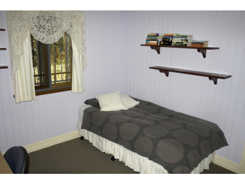 35 Percival Terrace, Holland Park QLD 4121