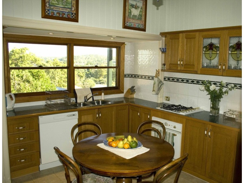 35 Percival Terrace, Holland Park QLD 4121