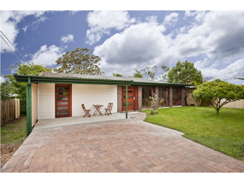 15 Dunrod Street, Holland Park West QLD 4121
