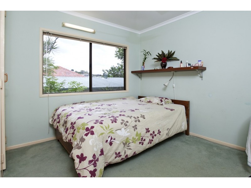 15 Dunrod Street, Holland Park West QLD 4121