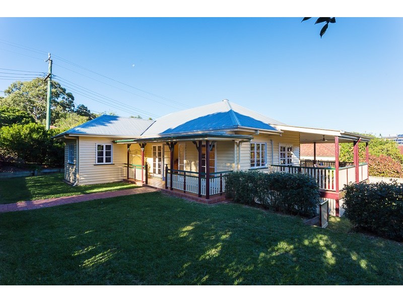 61 Provincial Road, Holland Park QLD 4121