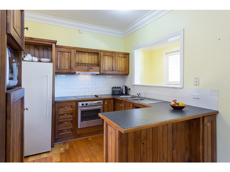 61 Provincial Road, Holland Park QLD 4121