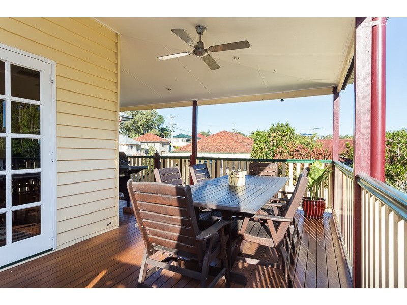 61 Provincial Road, Holland Park QLD 4121