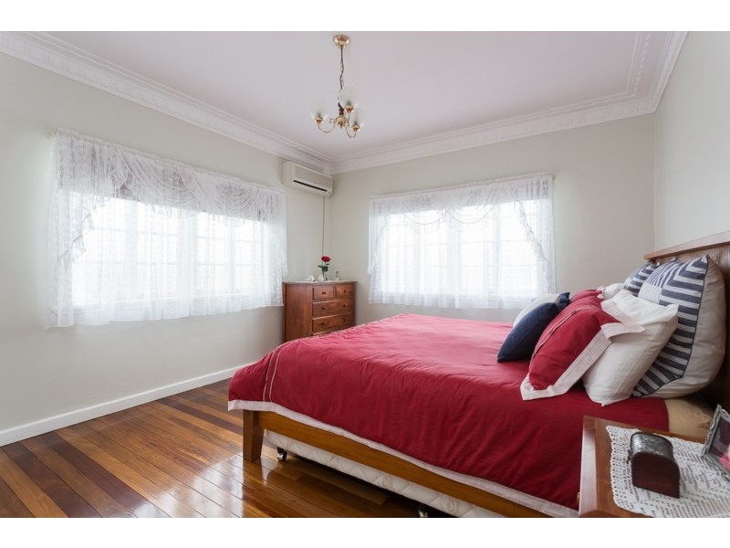 Holland Park West QLD 4121