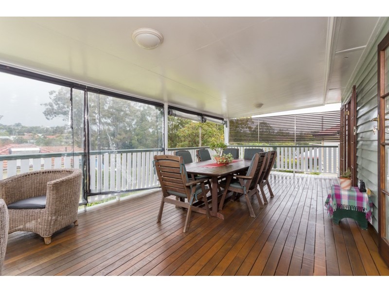 Holland Park West QLD 4121