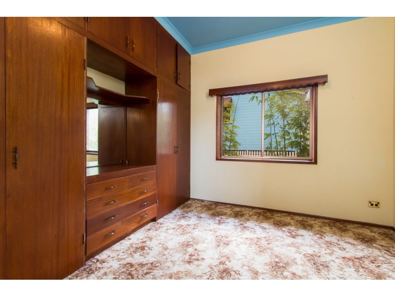 15 Denman St, Greenslopes QLD 4120