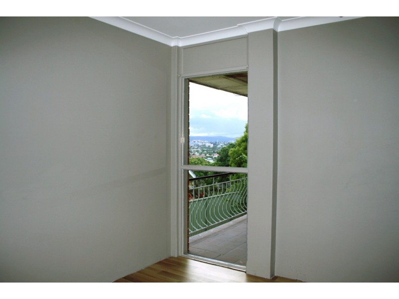 69 Chatsworth Rd, Greenslopes QLD 4120