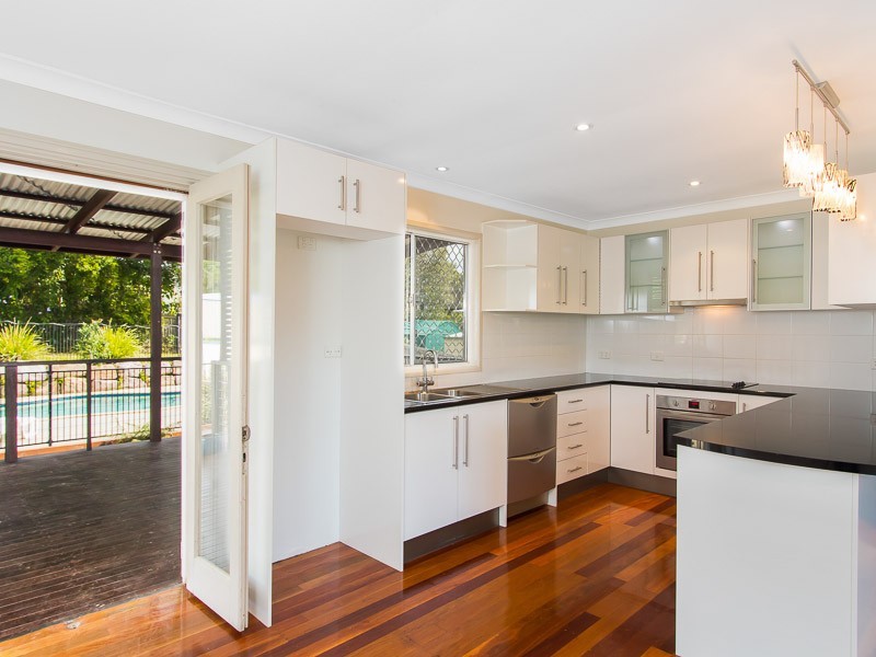 53 Messines Ridge Rd, Tarragindi QLD 4121