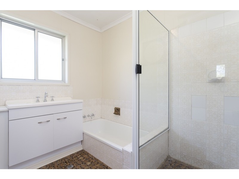 29 Hector Road, Holland Park QLD 4121