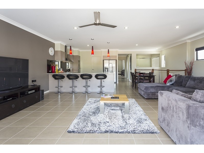 19 Cascades St, Springfield Lakes QLD 4300